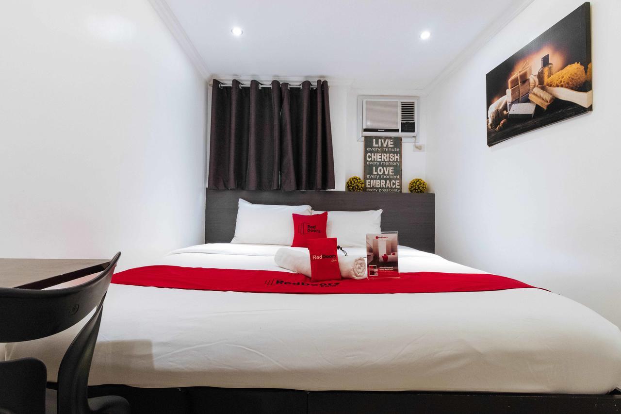 Reddoorz Plus @ Poblacion Makati Makati City Buitenkant foto