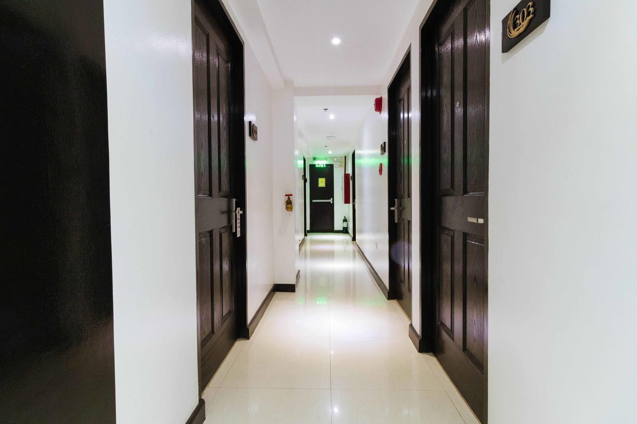 Reddoorz Plus @ Poblacion Makati Makati City Buitenkant foto