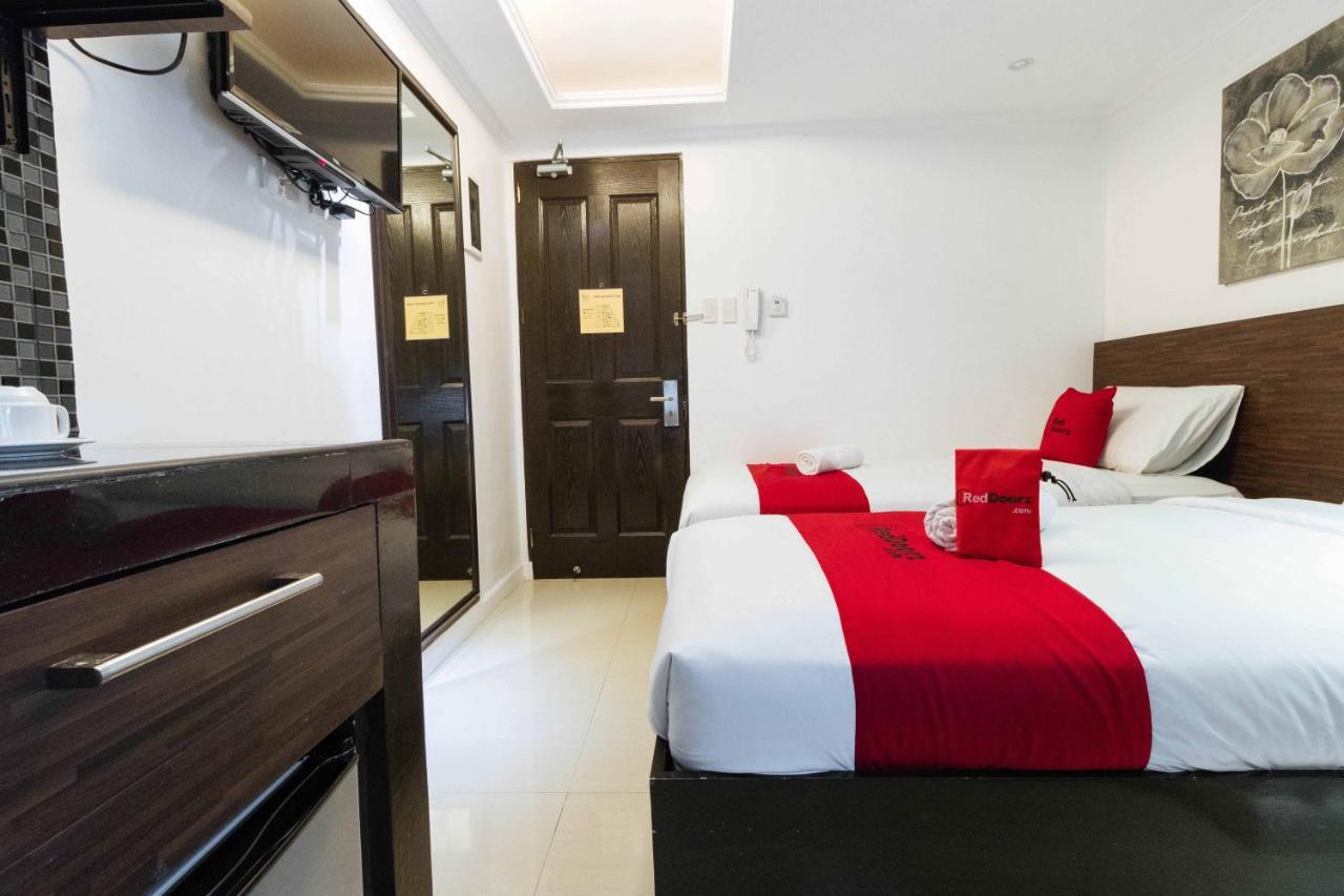Reddoorz Plus @ Poblacion Makati Makati City Buitenkant foto