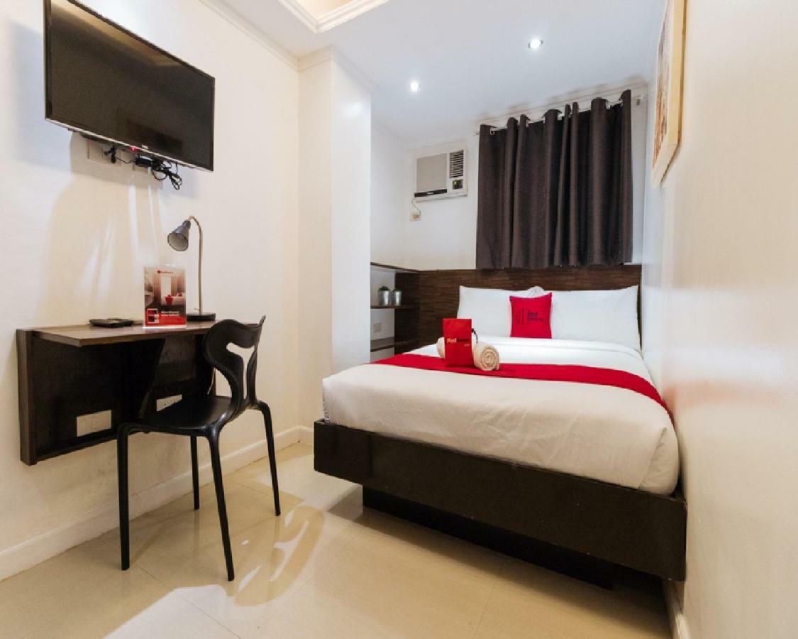 Reddoorz Plus @ Poblacion Makati Makati City Buitenkant foto